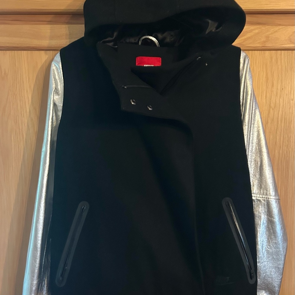 NWT Nike Women’s Destroyer Butterfly Blk wool Jacket with Silver leather sleeves - Picture 3 of 10